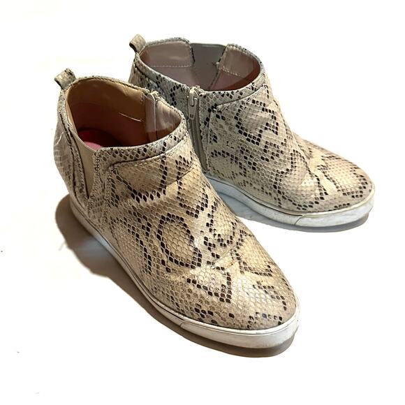 Sugar Animal Print Wedge Sneaker Booties Women's Size 8 - Picture 1 of 7